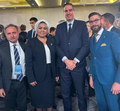 Olivier BECHT, Didier VIDAL, Aigul DARIBAEVA and the president of École Hexagone